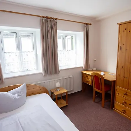 Zur Linde Hotel