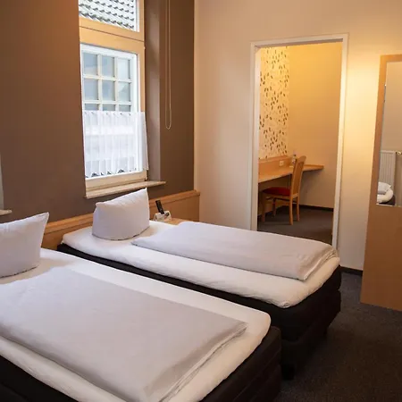 Zur Linde Hotel 3*
