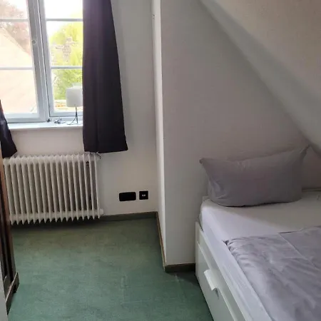 Zur Linde Hotel 3*