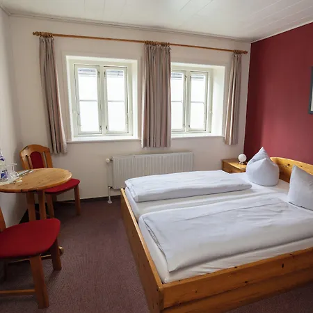 Zur Linde Hotel