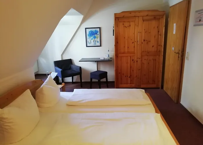 Zur Linde Hotell 3*